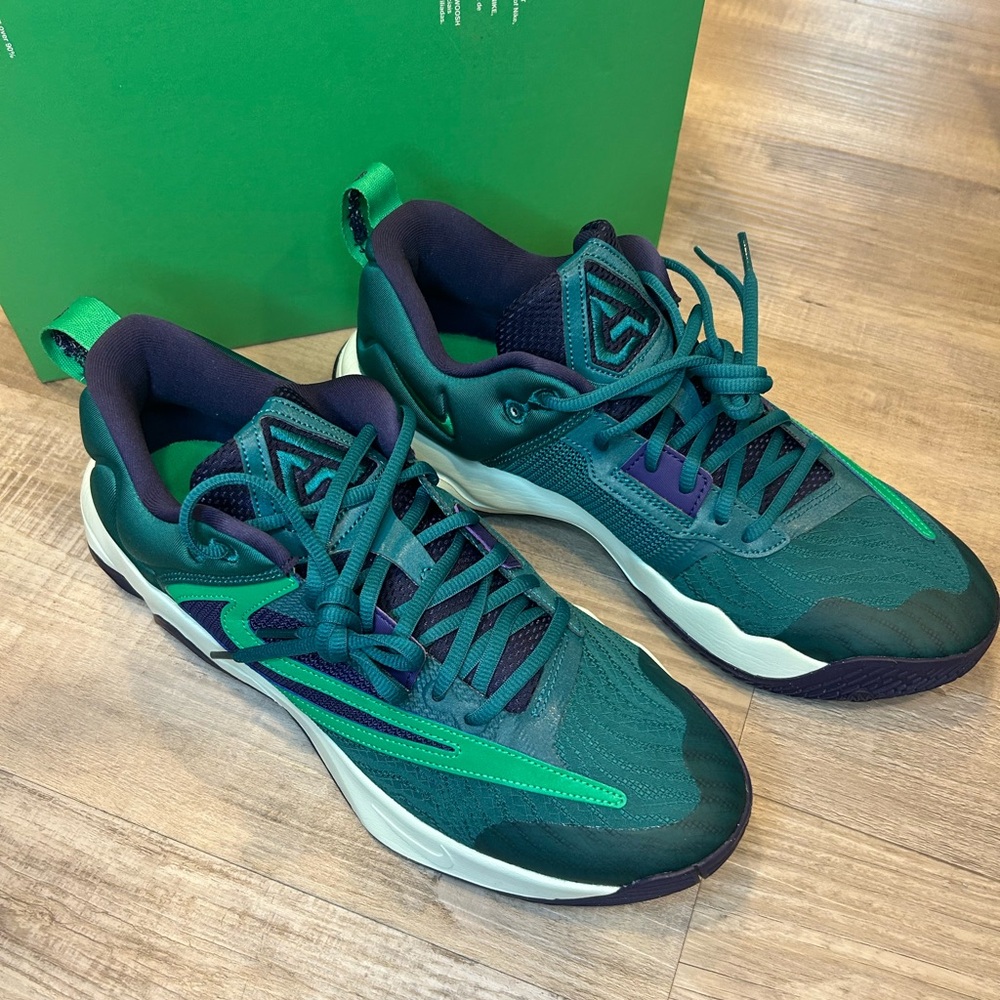 Nike Giannis Immortality 3 Geode Teal Stadium Green DZ7533-301 Men's size 11